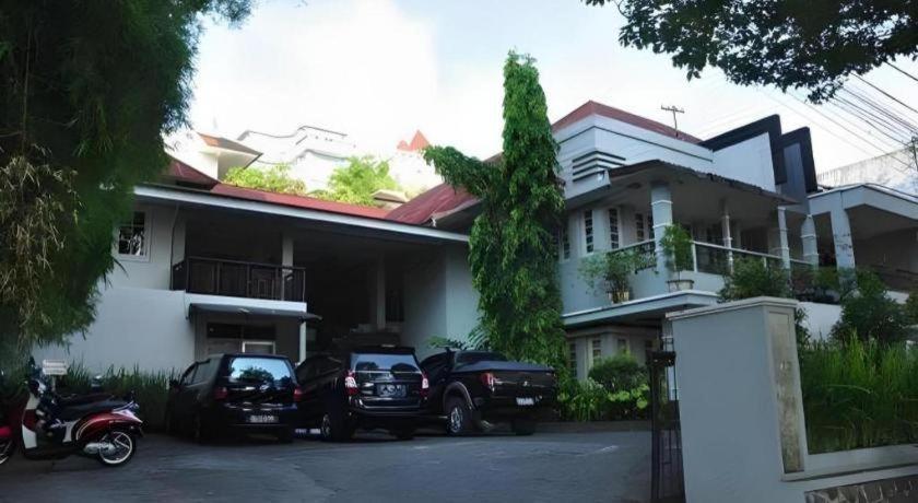 Minahasa Hotel *