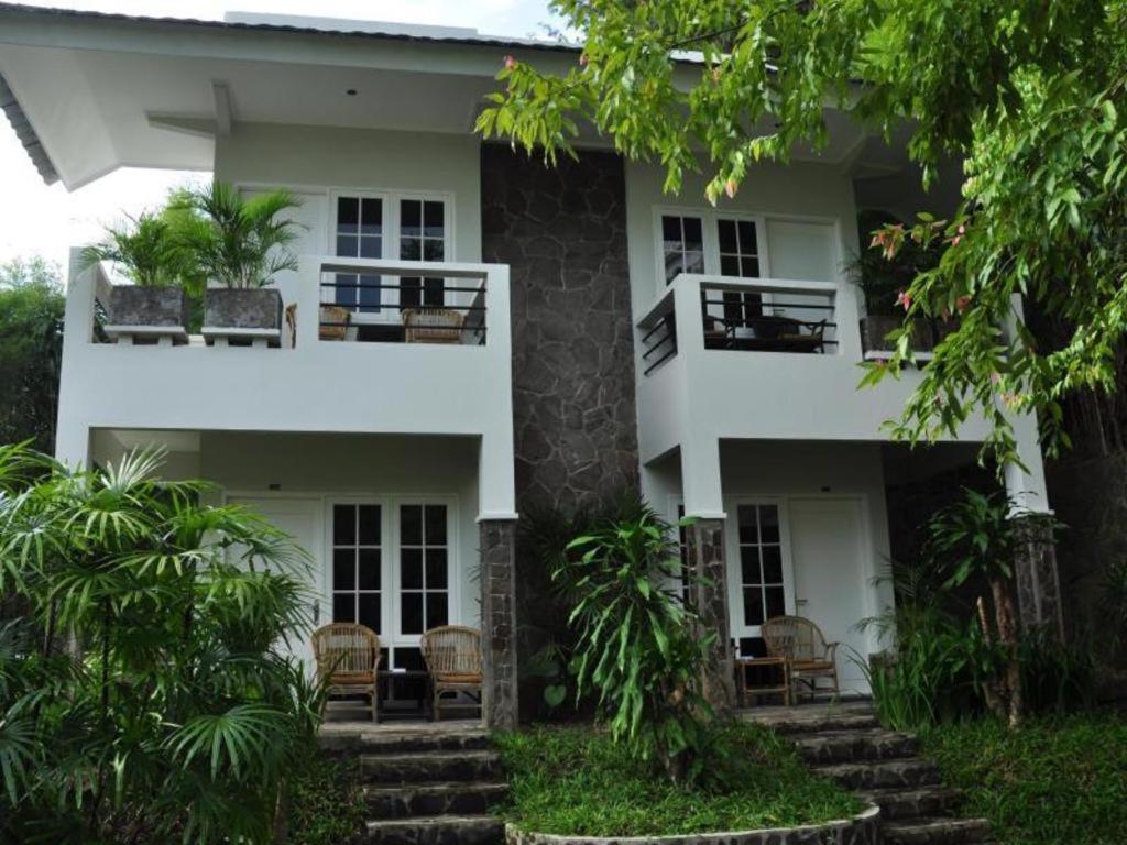 Minahasa Hotel *