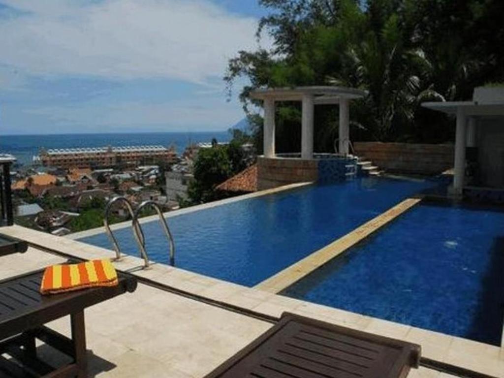Minahasa Hotel *
